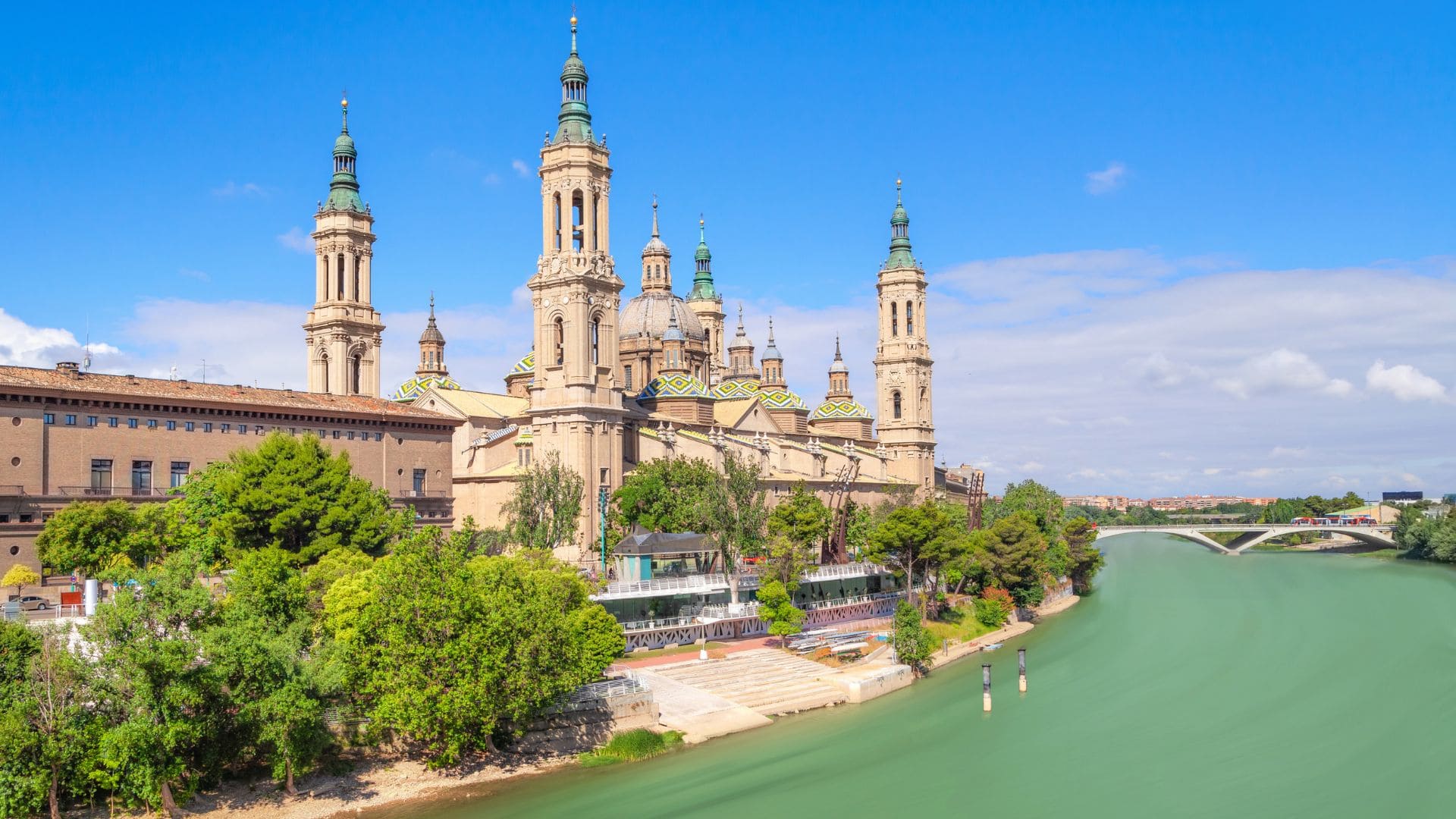 Alquiler de pisos en Zaragoza Torres de la Basílica del Pilar en Zaragoza